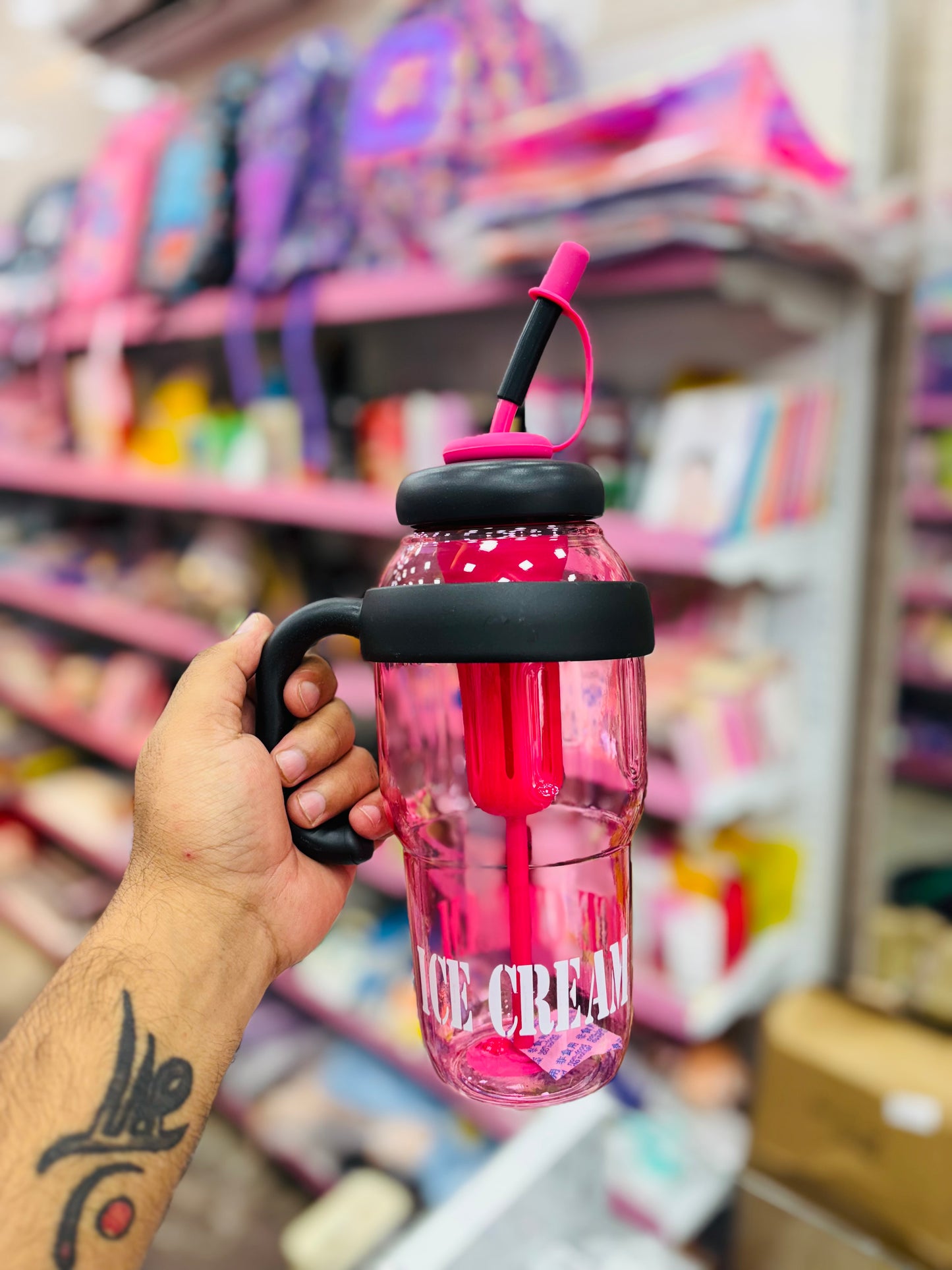 Ice Cream Shaped Sipper Bottle with Handle & Straw – 900ml (4 Colors )