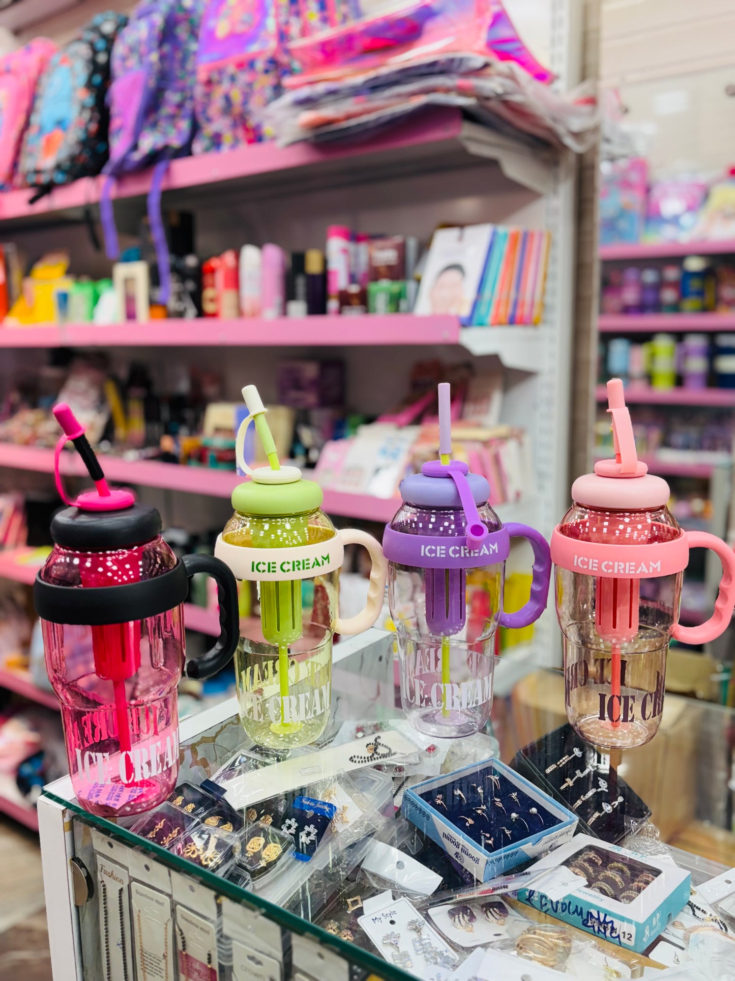Ice Cream Shaped Sipper Bottle with Handle & Straw – 900ml (4 Colors )
