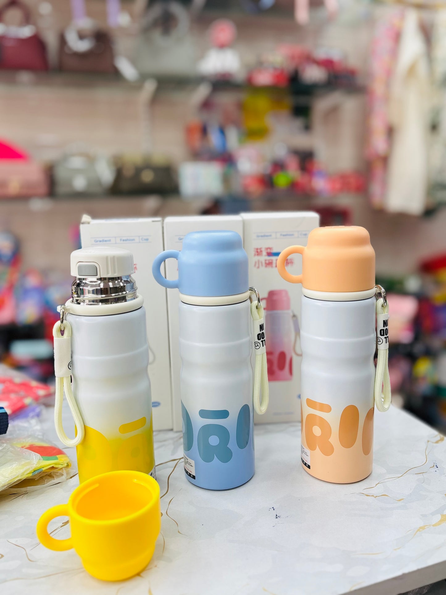 Gradient Thermo Bottle with Cup Lid – 520ml (Insulated Hot & Cold Bottel )
